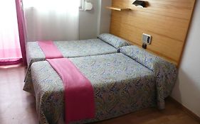 Pension Cinco Villas